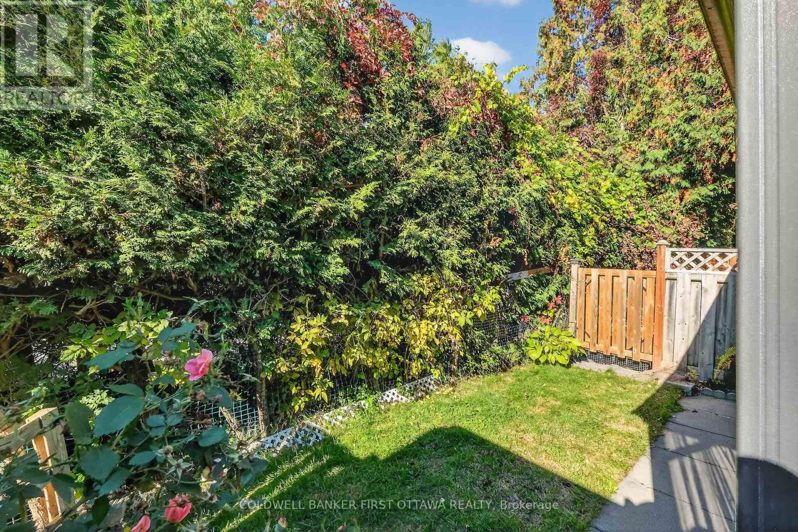 6 Pennington Lane, Ottawa, Ontario  K1B 4X7 - Photo 33 - X12443132