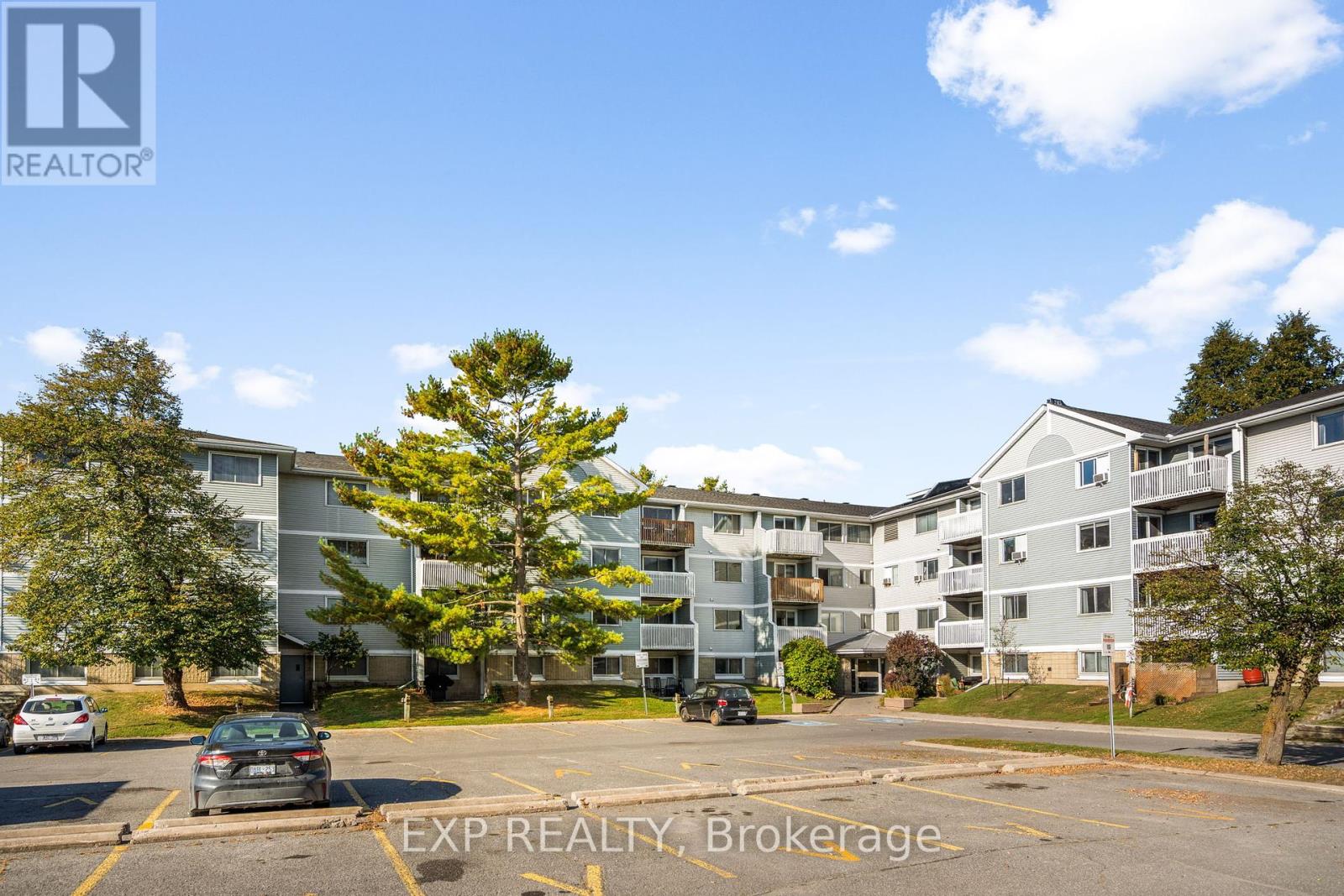 309 - 214 Viewmount Drive, Ottawa, Ontario  K2E 7X3 - Photo 1 - X12443179