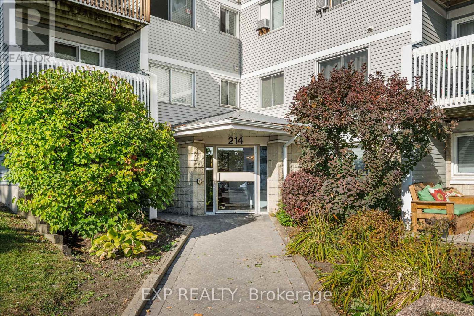 309 - 214 Viewmount Drive, Ottawa, Ontario  K2E 7X3 - Photo 2 - X12443179