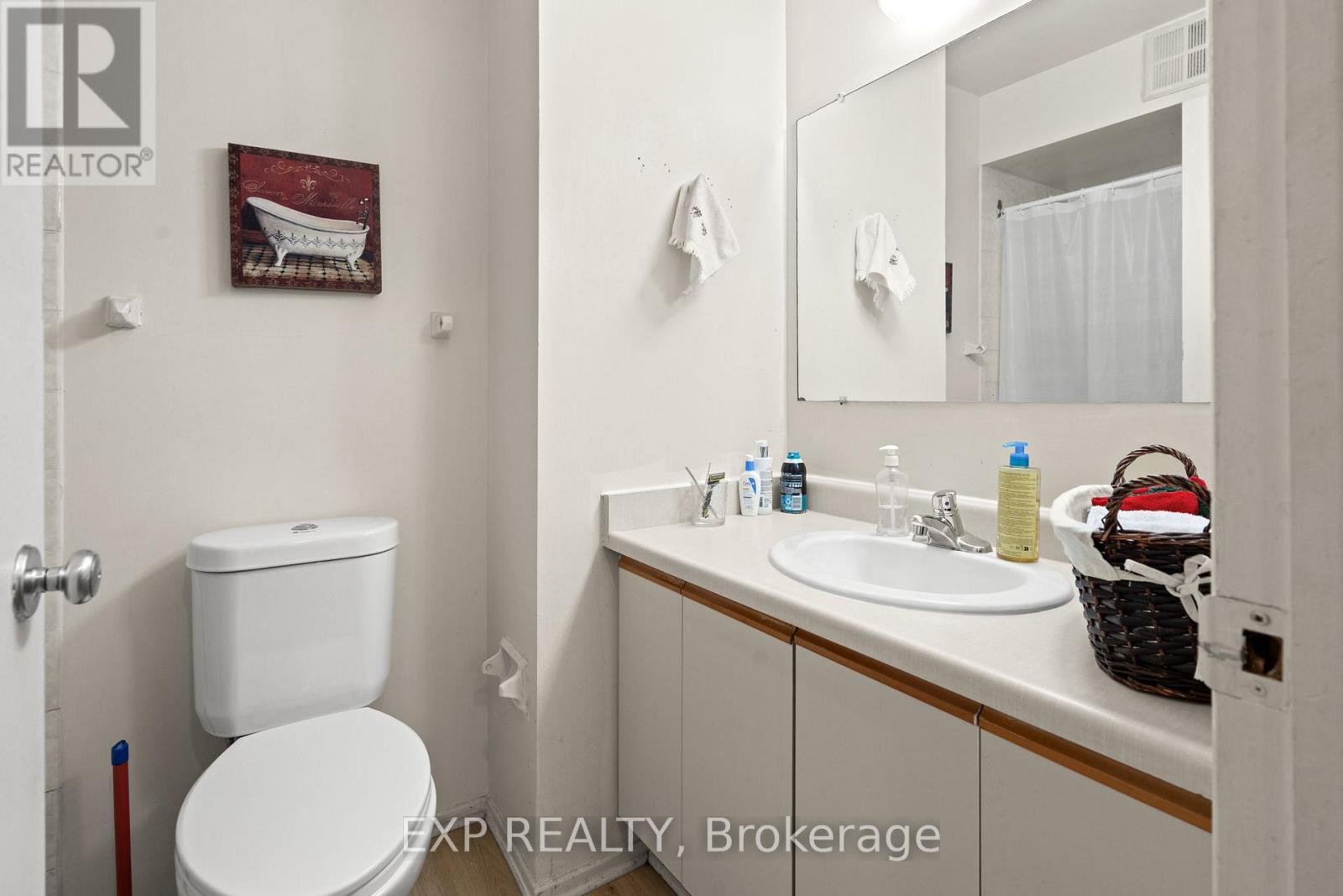 309 - 214 Viewmount Drive, Ottawa, Ontario  K2E 7X3 - Photo 6 - X12443179