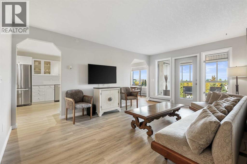 404, 7239 Sierra Morena Boulevard Sw, Calgary, Alberta  T3H 3L7 - Photo 4 - A2261782
