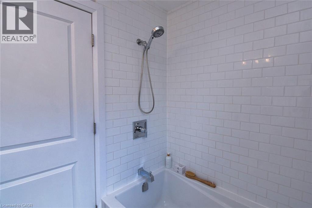 206 Dumbarton Avenue, Hamilton, Ontario  L8K 5C3 - Photo 26 - 40774506