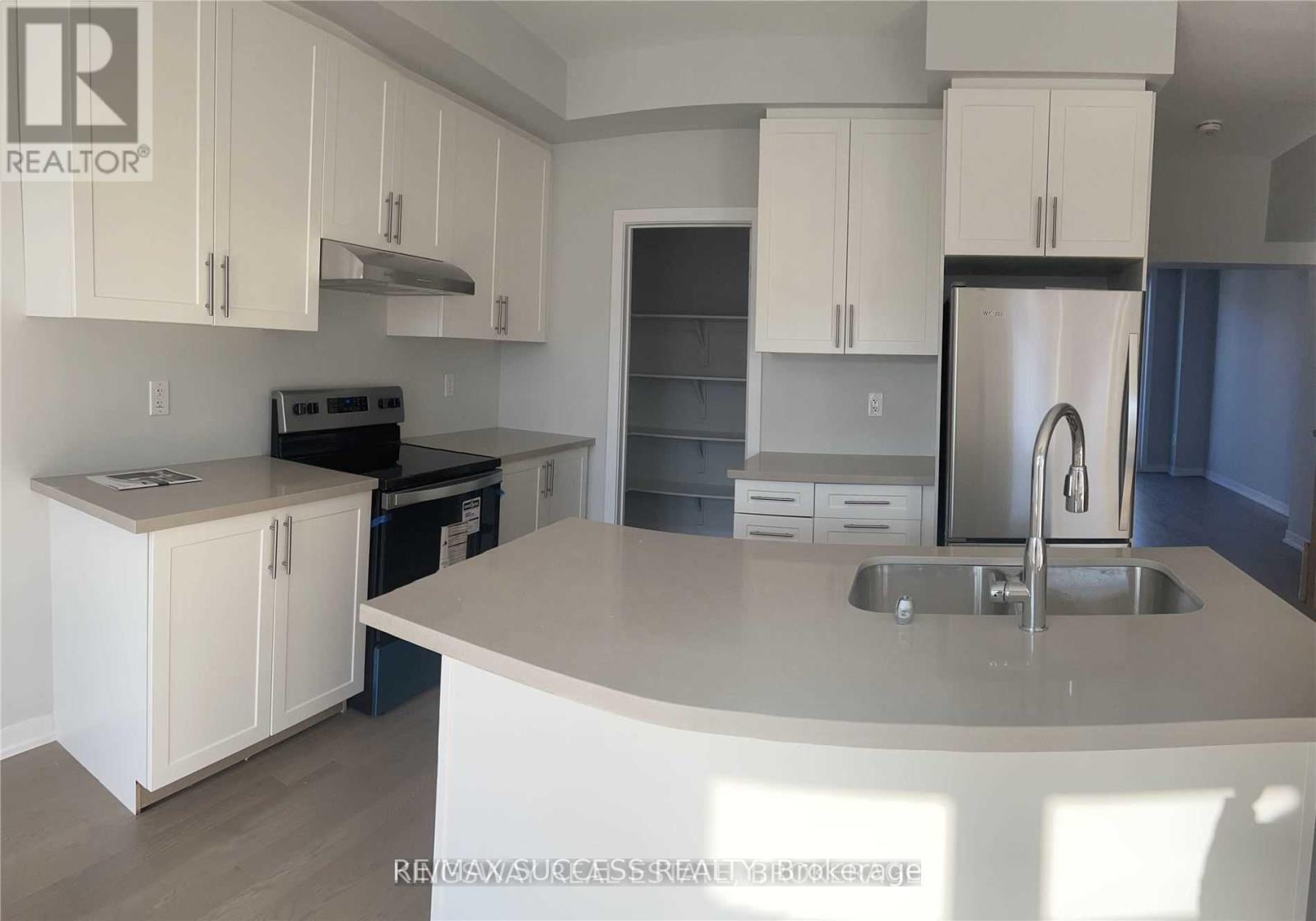 6 Percy Rye Avenue, Markham, Ontario  L6C 3K1 - Photo 10 - N12442663