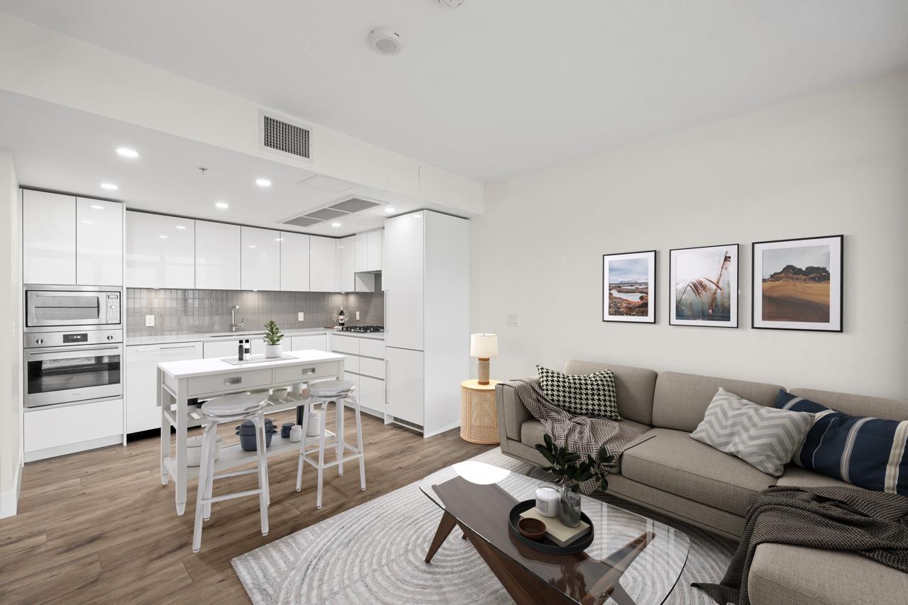 1901 10428 Whalley Boulevard, Surrey, British Columbia  V3T 1W6 - Photo 3 - R3048419