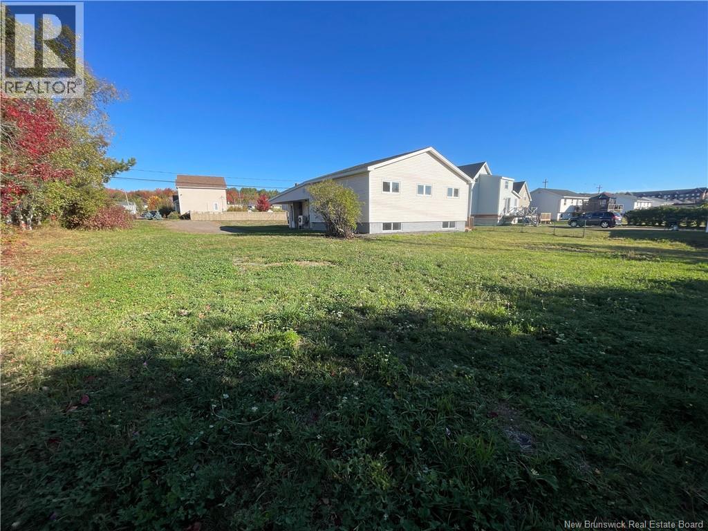 240 Highlandview Road, Moncton, New Brunswick  E1A 2L3 - Photo 4 - NB127909