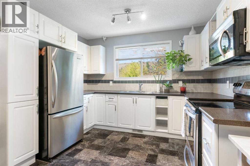2, 524 First Street E, Cochrane, Alberta  T4C 1C6 - Photo 15 - A2258955