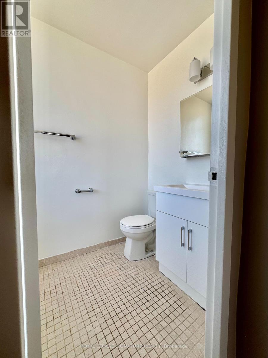 1504 - 6200 Bathurst Street, Toronto, Ontario  M2R 2A3 - Photo 10 - C12442997