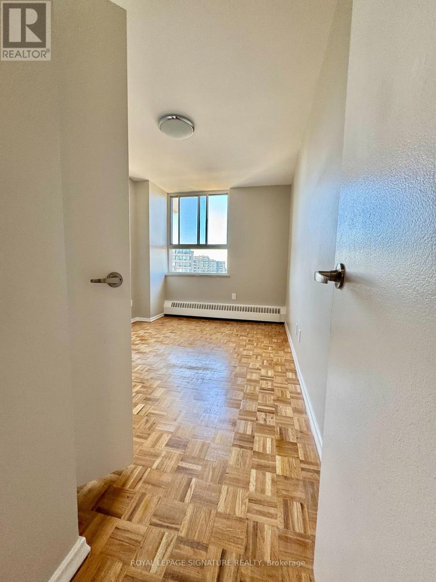 1504 - 6200 Bathurst Street, Toronto, Ontario  M2R 2A3 - Photo 4 - C12442997