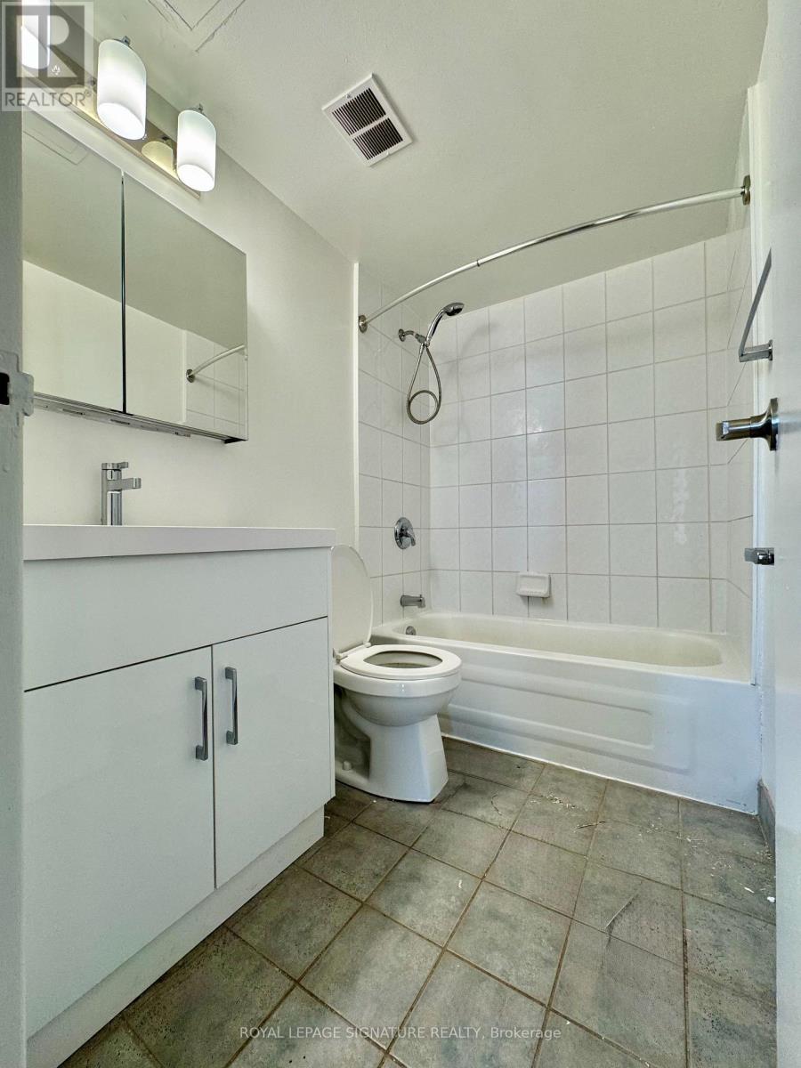 1504 - 6200 Bathurst Street, Toronto, Ontario  M2R 2A3 - Photo 6 - C12442997