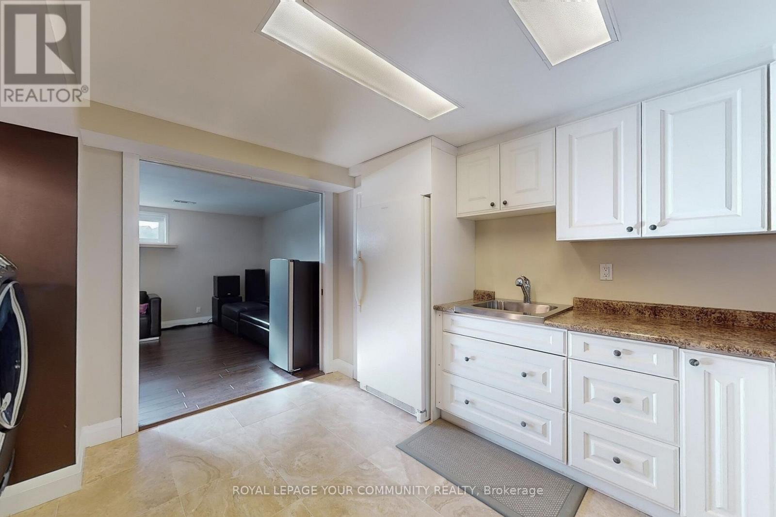 25 Alderdale Court, Toronto (Banbury-Don Mills), Ontario  M3B 2H8 - Photo 21 - C12443005