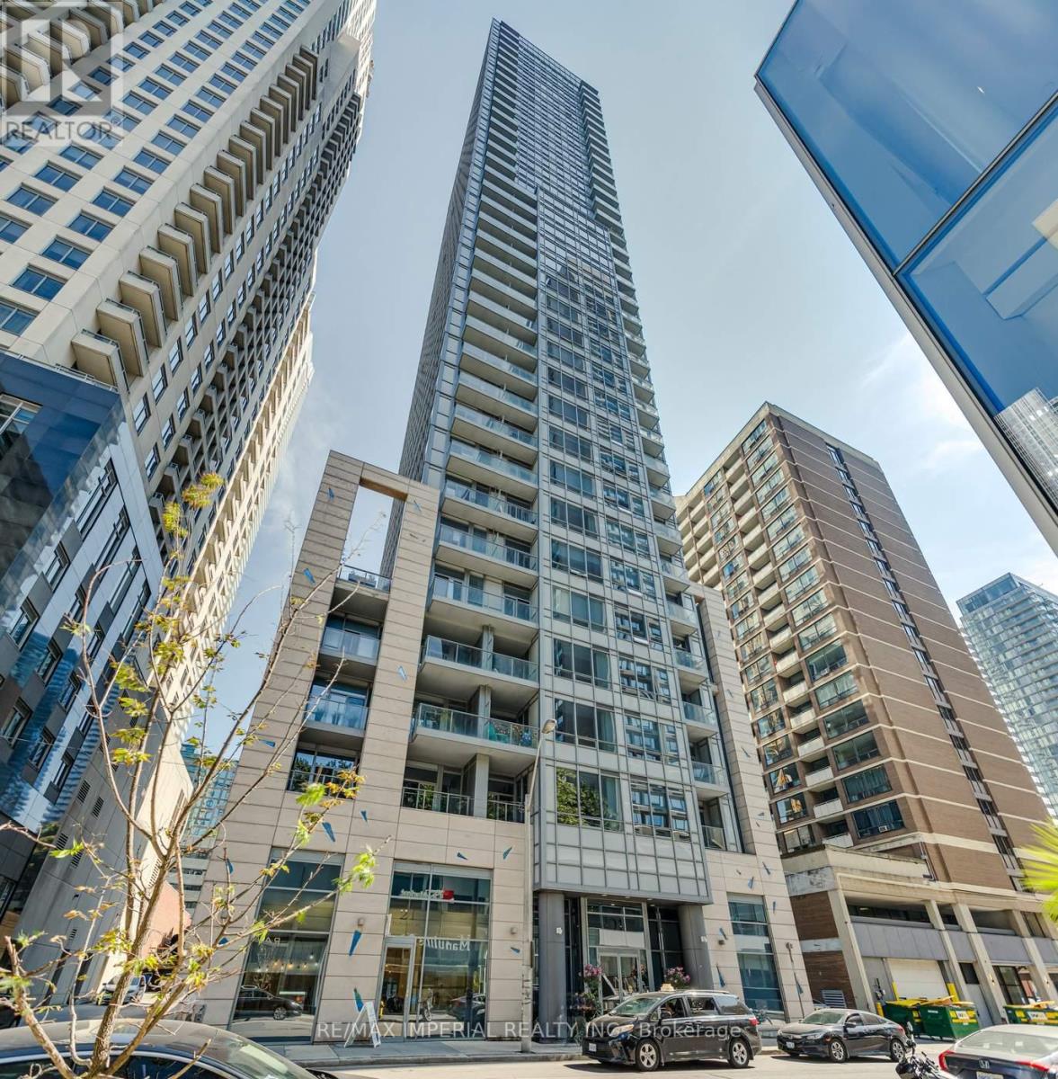 1101 - 21 Balmuto Street, Toronto (Bay Street Corridor), Ontario  M4Y 1W4 - Photo 1 - C12443037