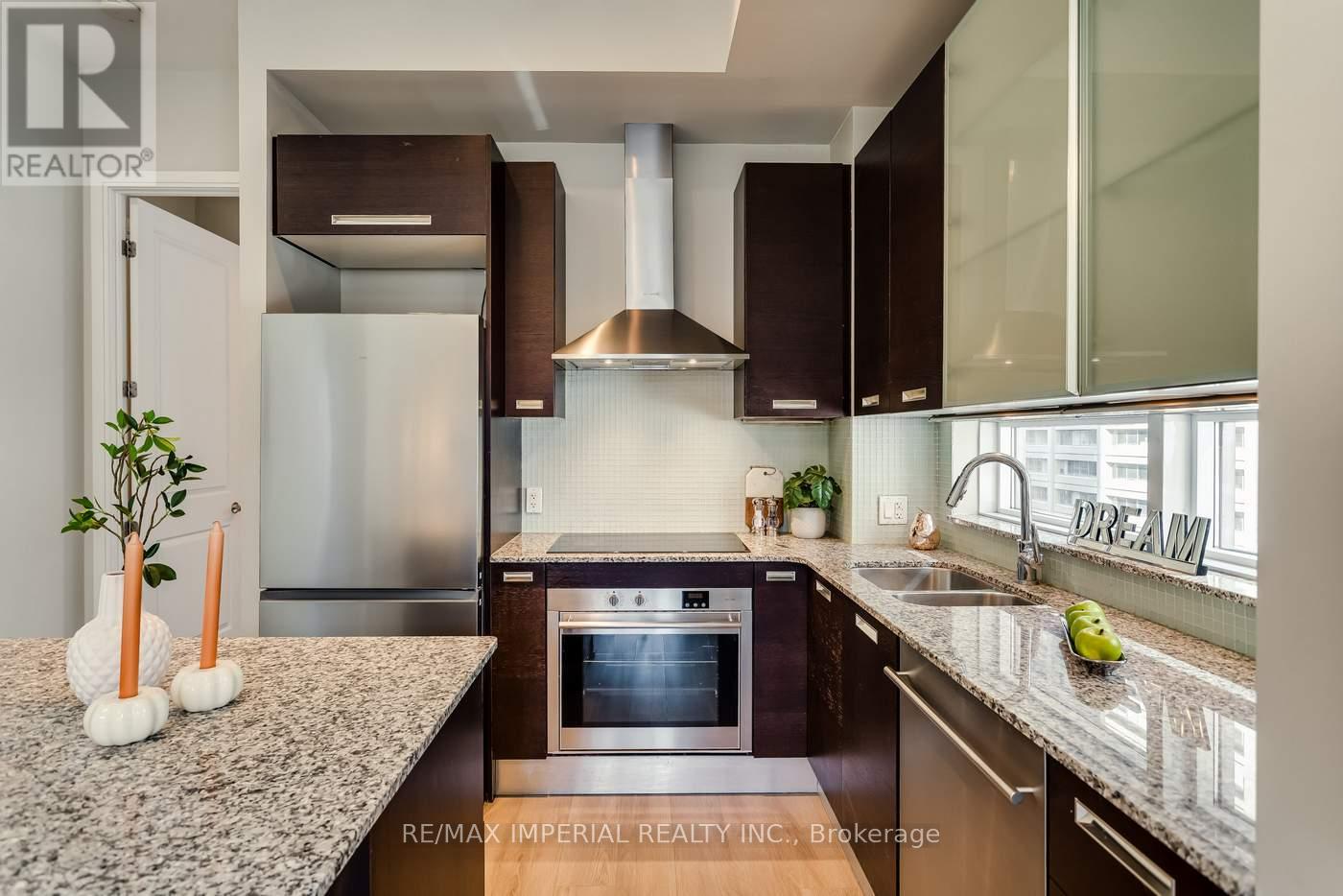 1101 - 21 Balmuto Street, Toronto (Bay Street Corridor), Ontario  M4Y 1W4 - Photo 14 - C12443037