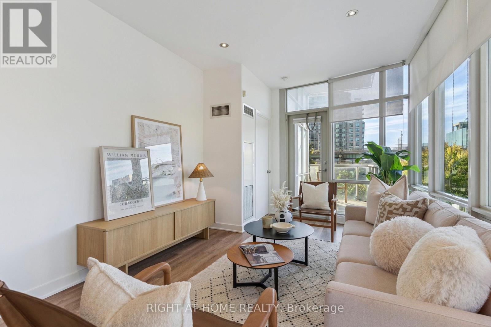 102 - 35 Mariner Terrace, Toronto (Waterfront Communities), Ontario  M5V 3V9 - Photo 8 - C12443064