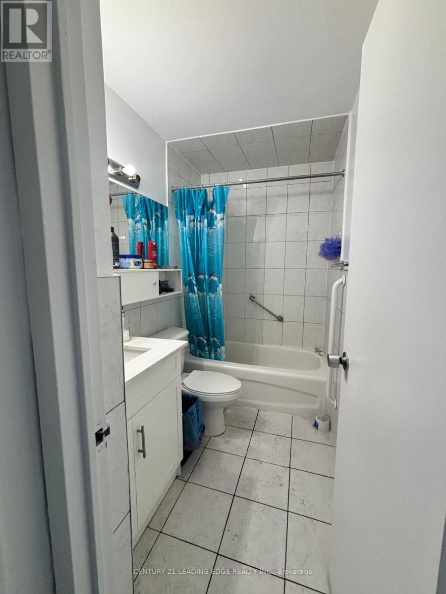 902 - 715 Don Mills Road, Toronto, Ontario  M3C 1S5 - Photo 2 - C12443089