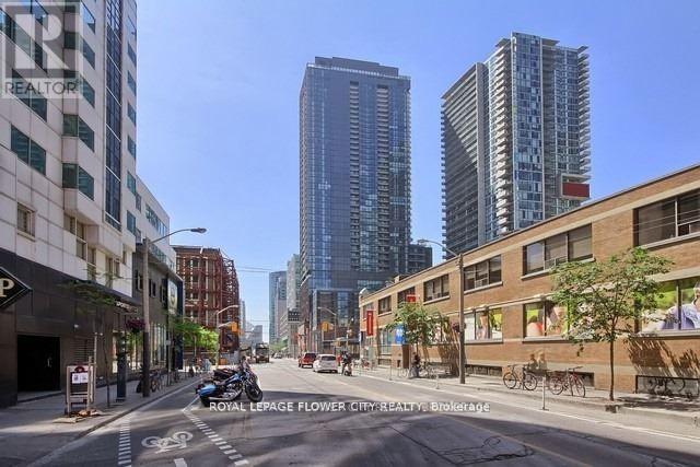 1001 - 88 Blue Jays Way, Toronto, Ontario  M5V 0L7 - Photo 2 - C12443107