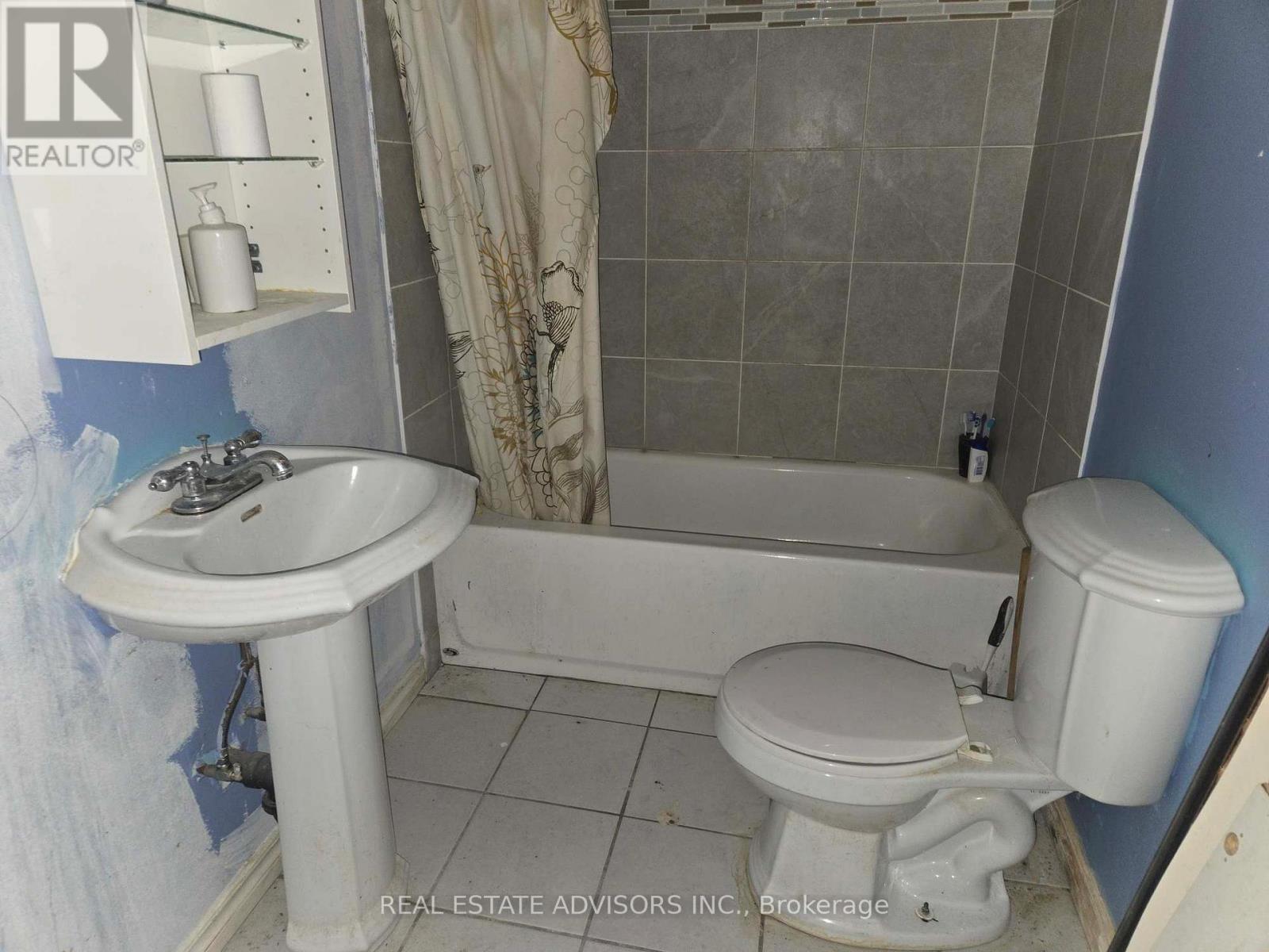 238 Braymore Boulevard, Toronto (Rouge), Ontario  M1B 2G8 - Photo 12 - E12442918