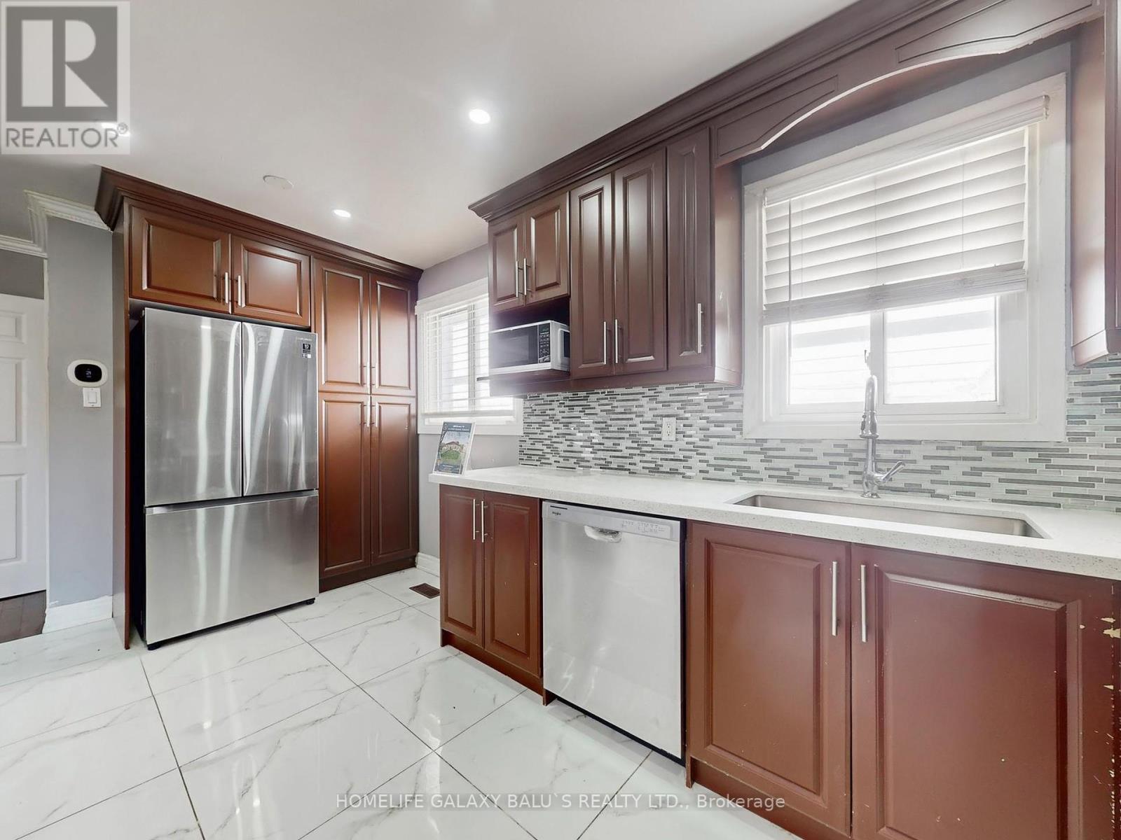 76 Lowry Square, Toronto (Malvern), Ontario  M1B 1N6 - Photo 13 - E12443035