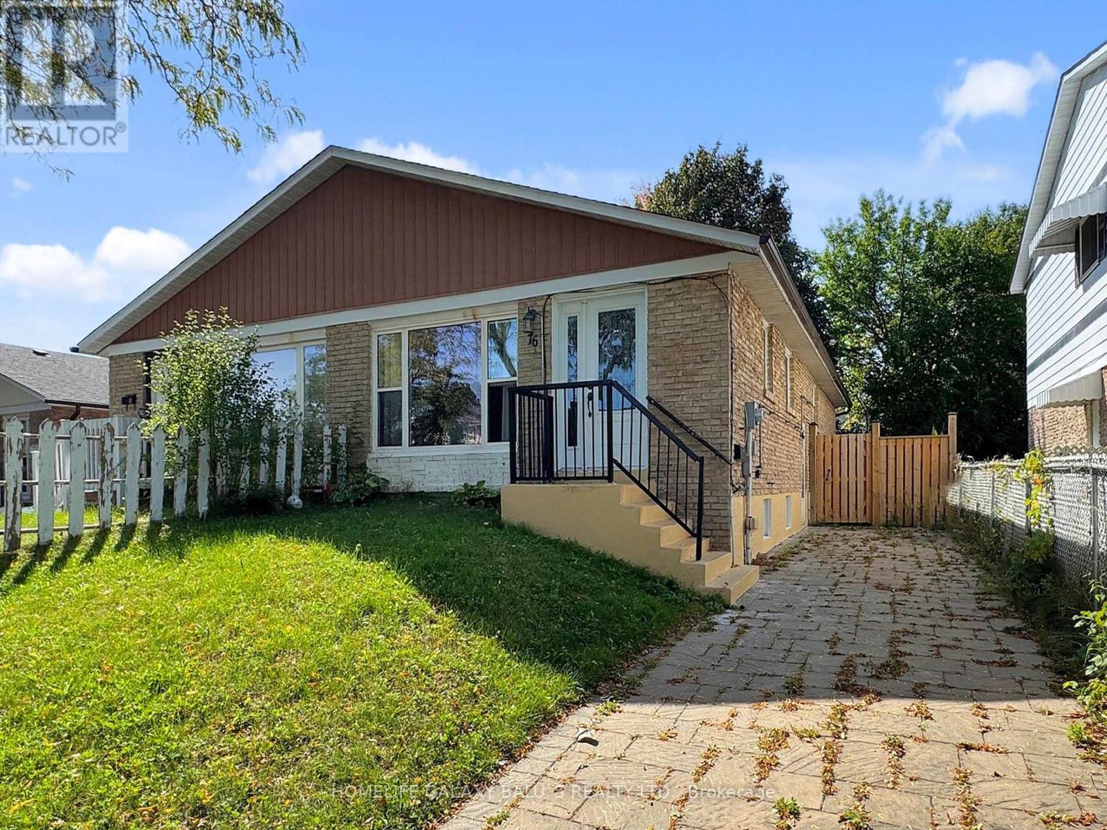 76 Lowry Square, Toronto (Malvern), Ontario  M1B 1N6 - Photo 2 - E12443035