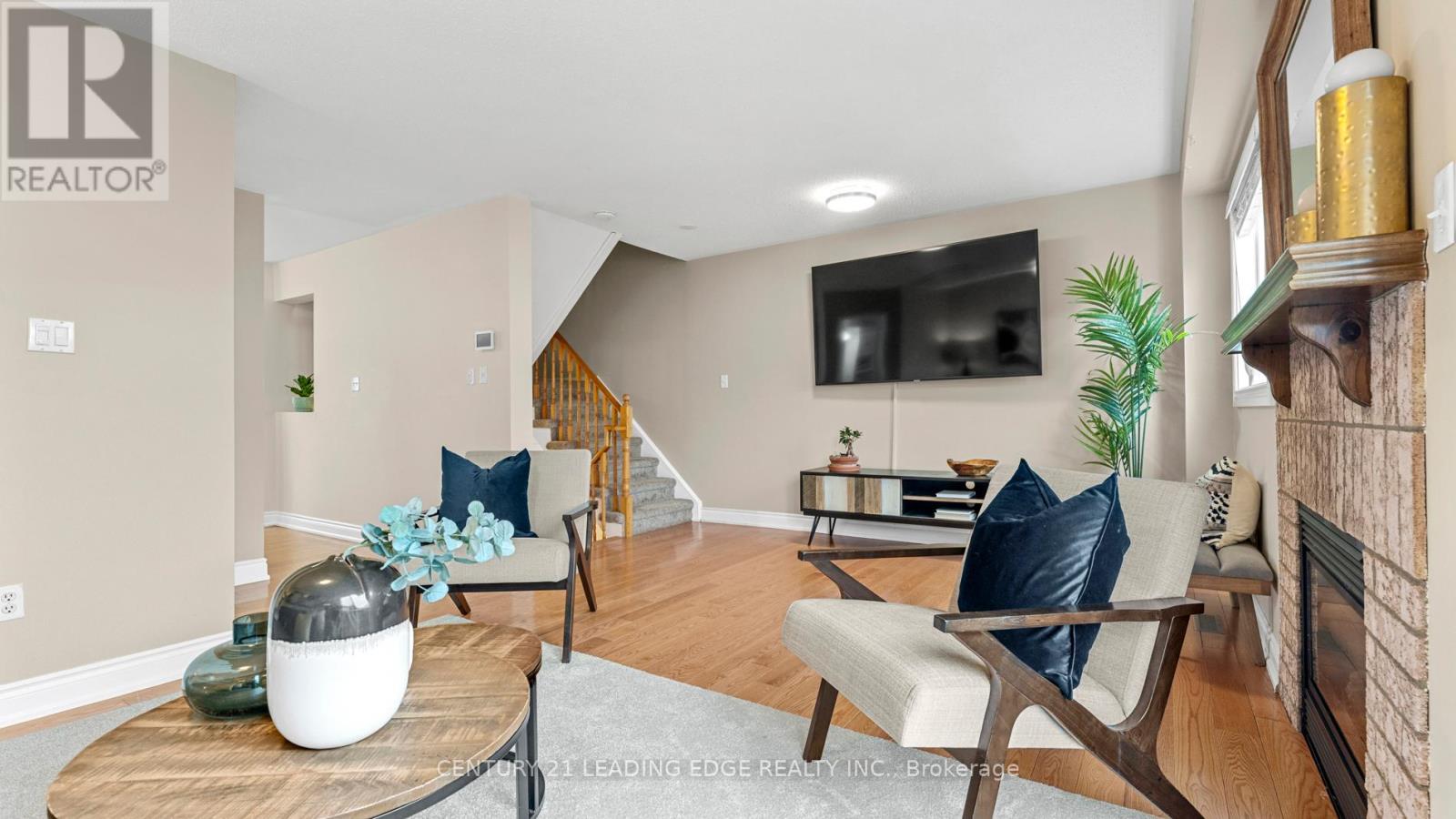 330 Sparrow Circle, Pickering (Highbush), Ontario  L1V 6Y3 - Photo 5 - E12443038