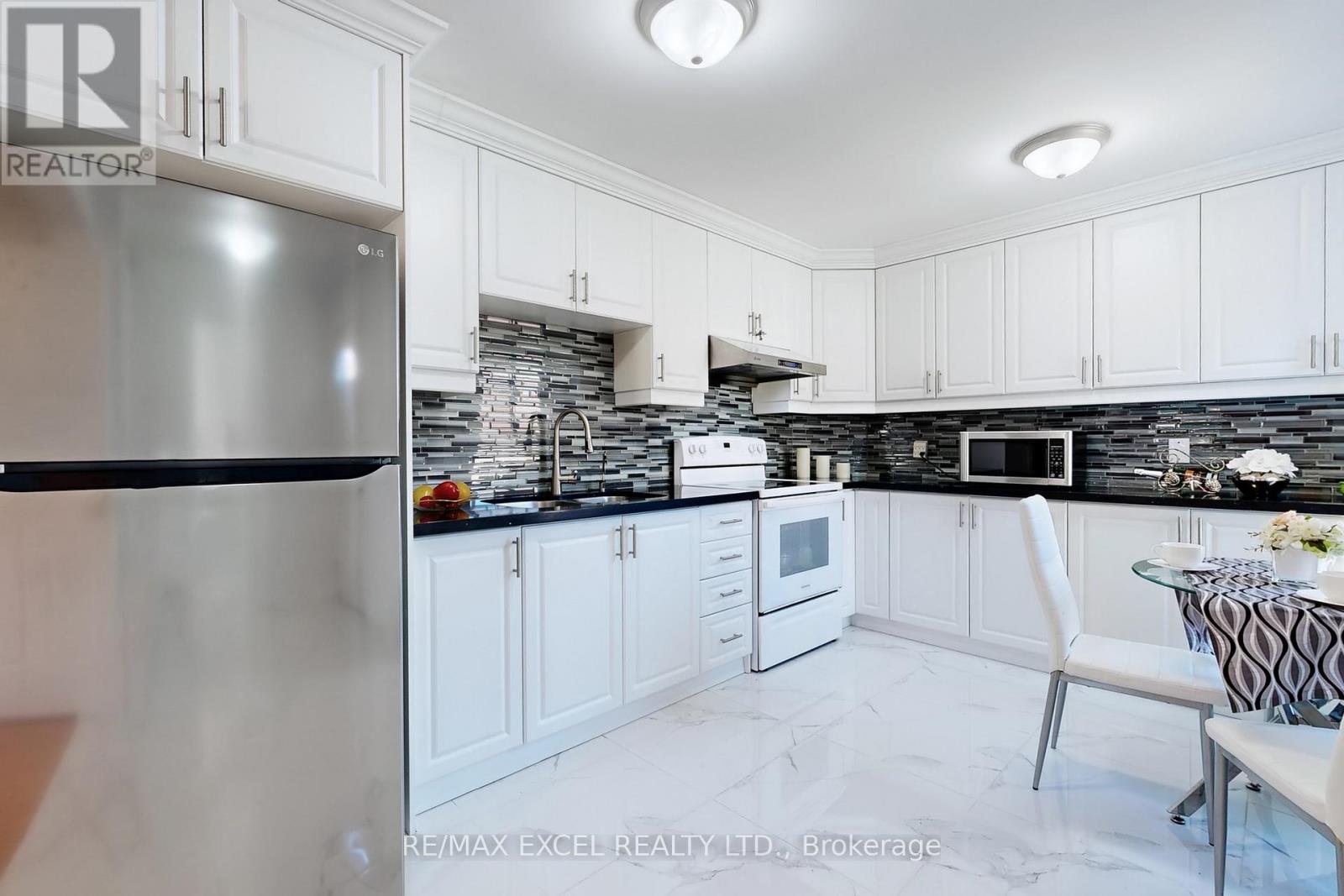 29 Green Spring Drive, Toronto (Milliken), Ontario  M1V 2A9 - Photo 13 - E12443063