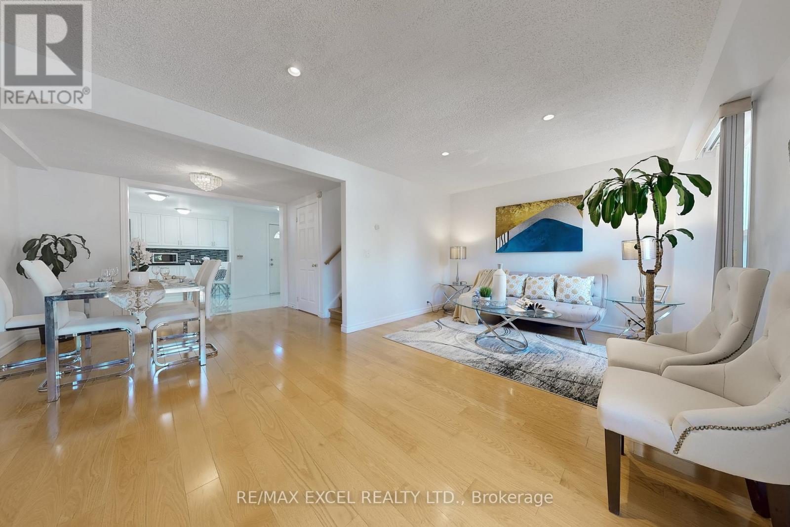 29 Green Spring Drive, Toronto (Milliken), Ontario  M1V 2A9 - Photo 6 - E12443063