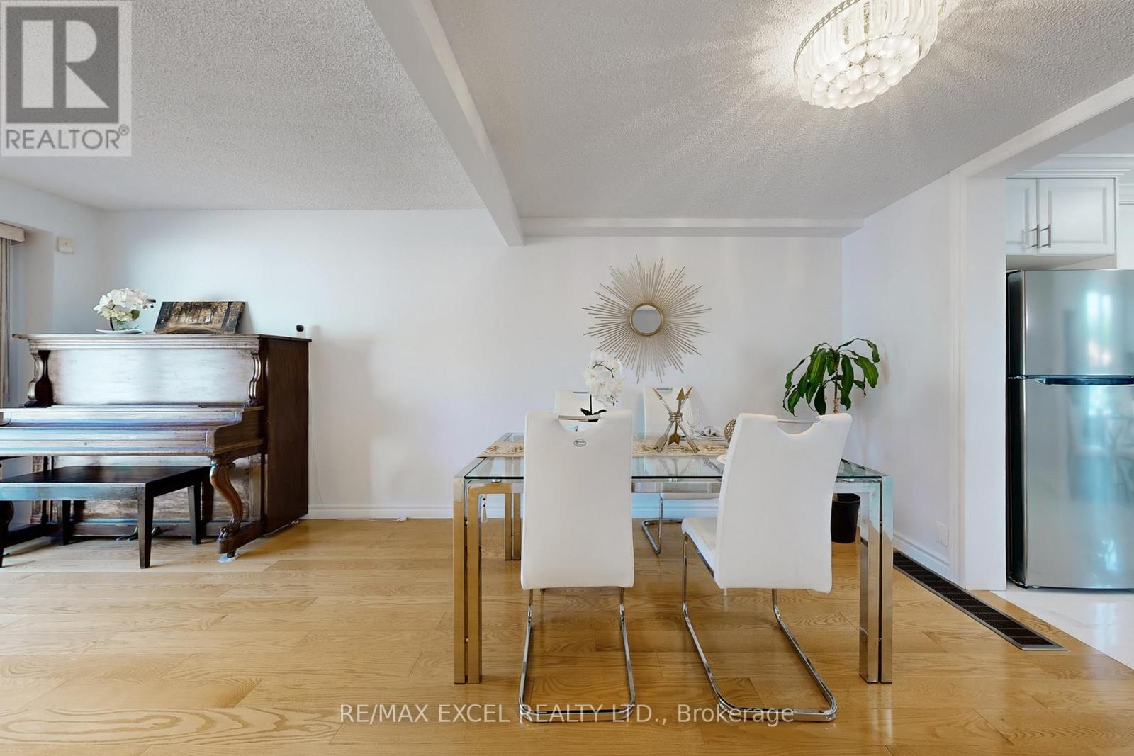 29 Green Spring Drive, Toronto (Milliken), Ontario  M1V 2A9 - Photo 7 - E12443063