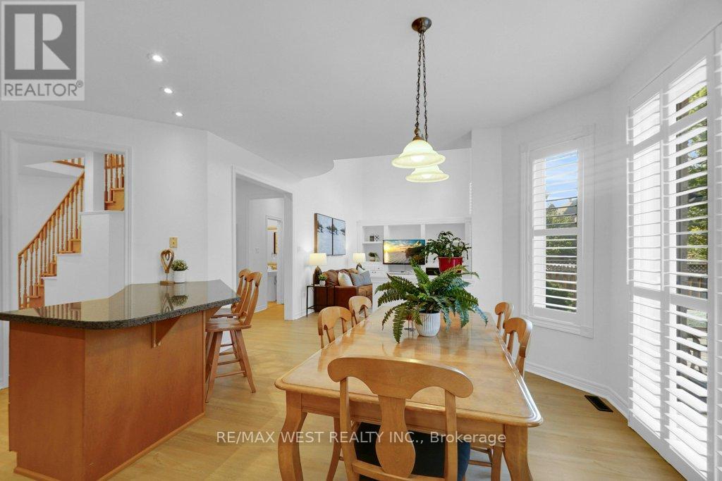 172 Napa Valley Avenue, Vaughan (Sonoma Heights), Ontario  L4H 1L1 - Photo 12 - N12442945