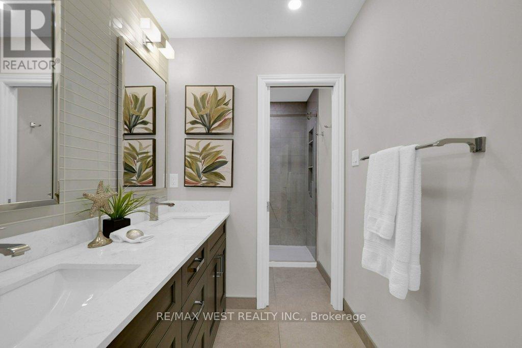 172 Napa Valley Avenue, Vaughan (Sonoma Heights), Ontario  L4H 1L1 - Photo 36 - N12442945