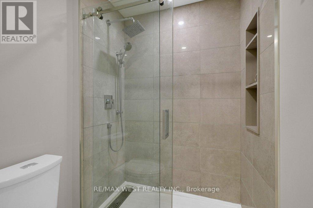 172 Napa Valley Avenue, Vaughan (Sonoma Heights), Ontario  L4H 1L1 - Photo 37 - N12442945