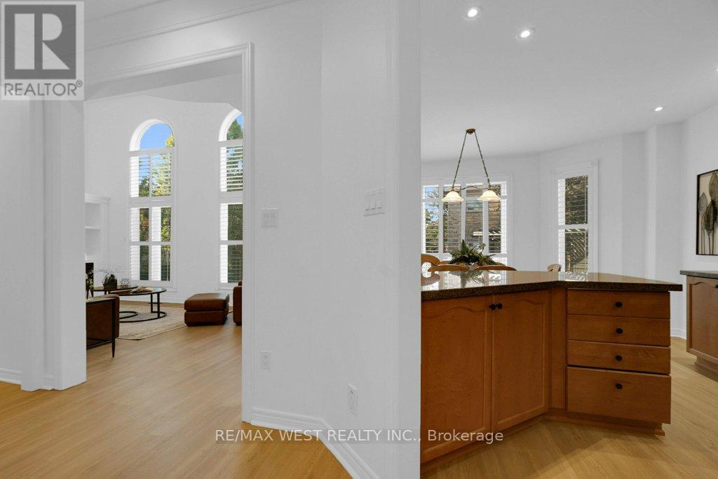 172 Napa Valley Avenue, Vaughan (Sonoma Heights), Ontario  L4H 1L1 - Photo 7 - N12442945