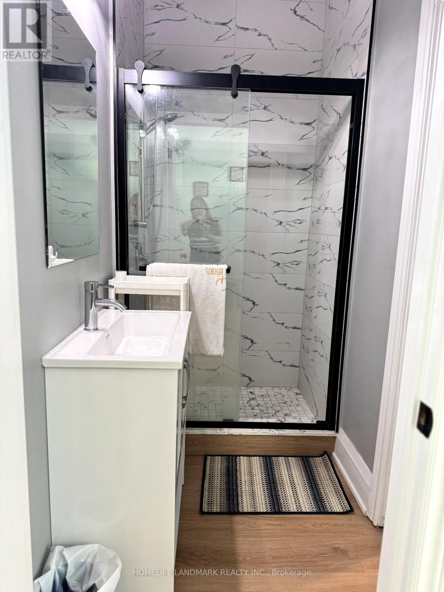 Unit 3 - 33 Luzon Avenue, Markham, Ontario  L6B 0M6 - Photo 3 - N12442985