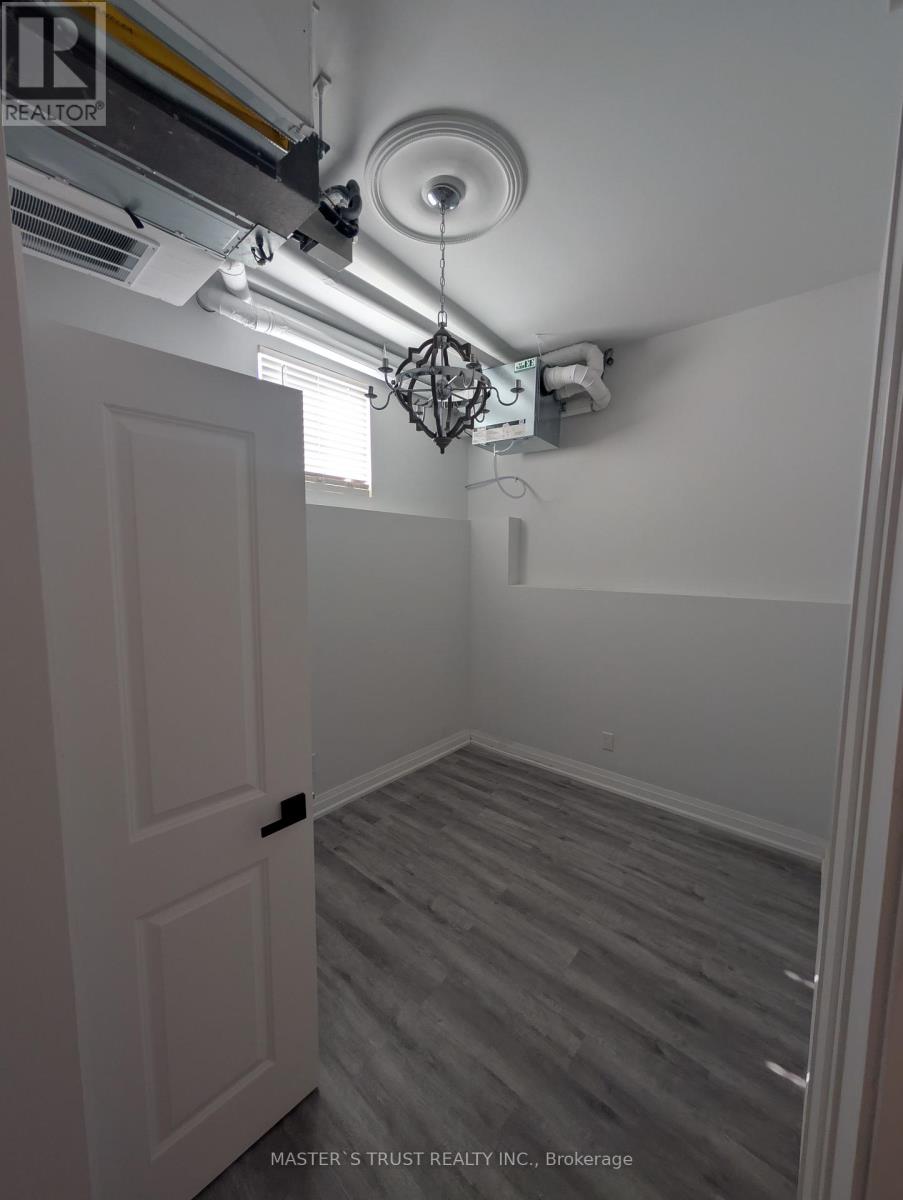 4 - 54 Main Street S, Uxbridge, Ontario  L9P 1J2 - Photo 8 - N12443006