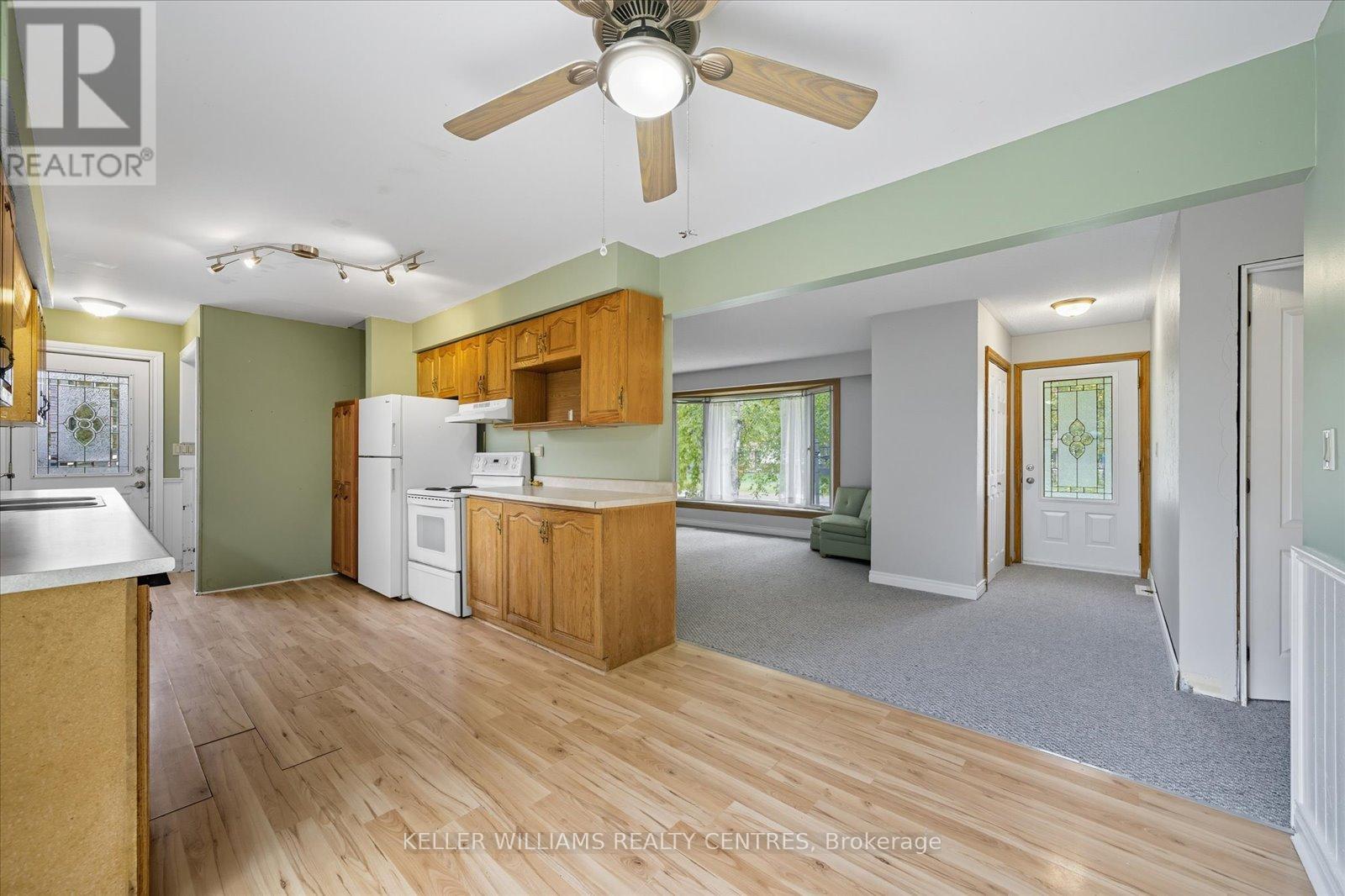 35 Regent Street, Georgina (Pefferlaw), Ontario  L0E 1N0 - Photo 14 - N12443079