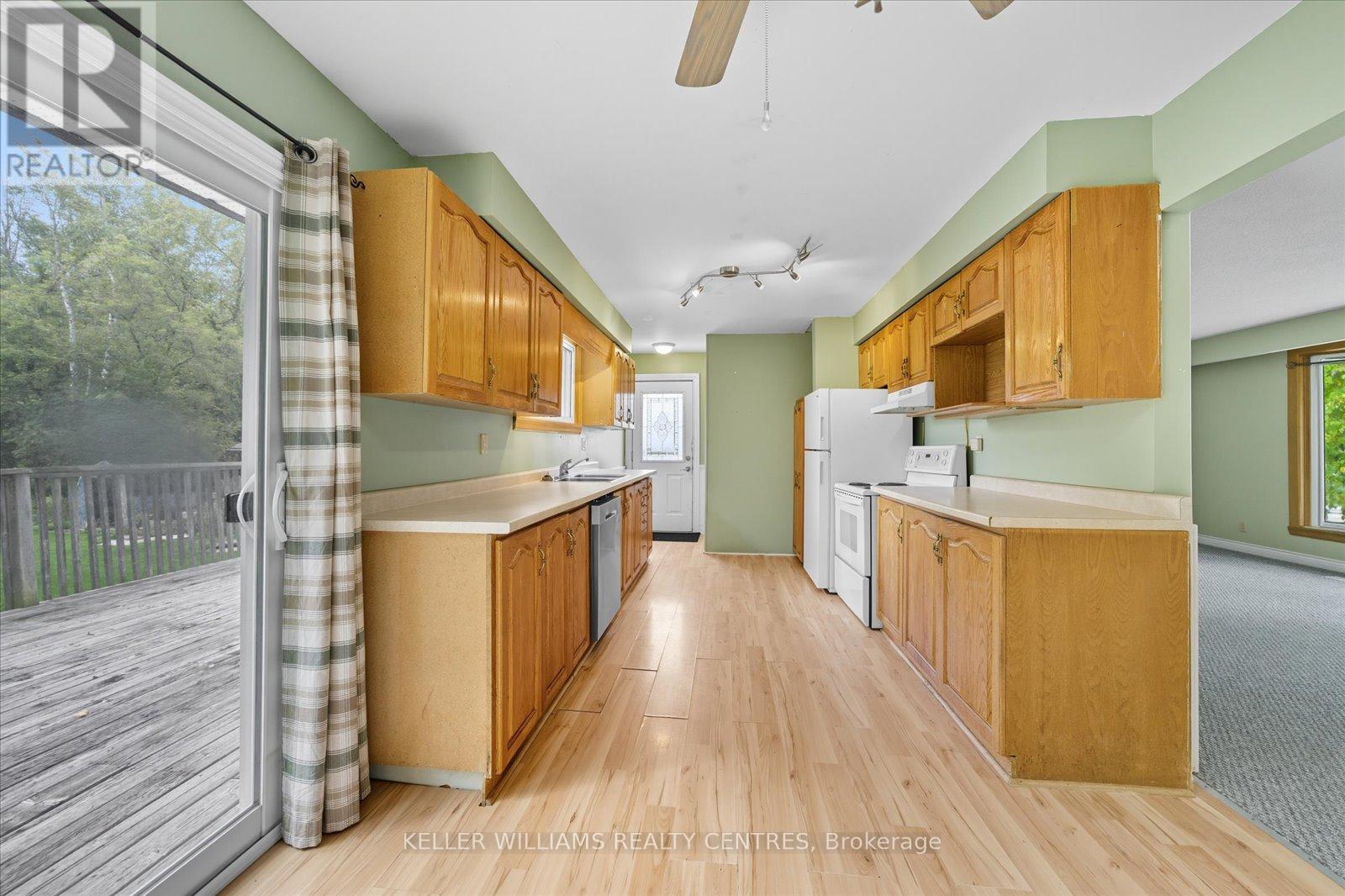 35 Regent Street, Georgina (Pefferlaw), Ontario  L0E 1N0 - Photo 17 - N12443079