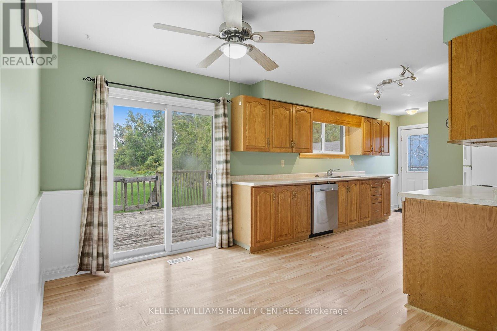 35 Regent Street, Georgina (Pefferlaw), Ontario  L0E 1N0 - Photo 18 - N12443079