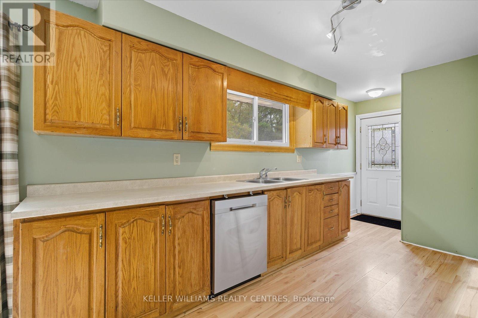35 Regent Street, Georgina (Pefferlaw), Ontario  L0E 1N0 - Photo 19 - N12443079