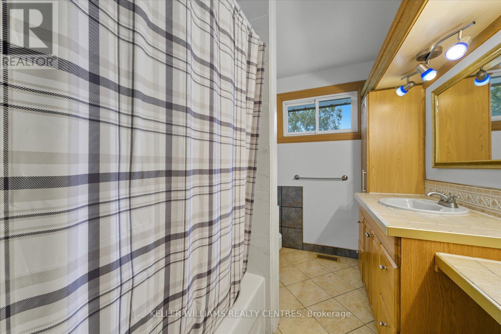 35 Regent Street, Georgina (Pefferlaw), Ontario  L0E 1N0 - Photo 30 - N12443079