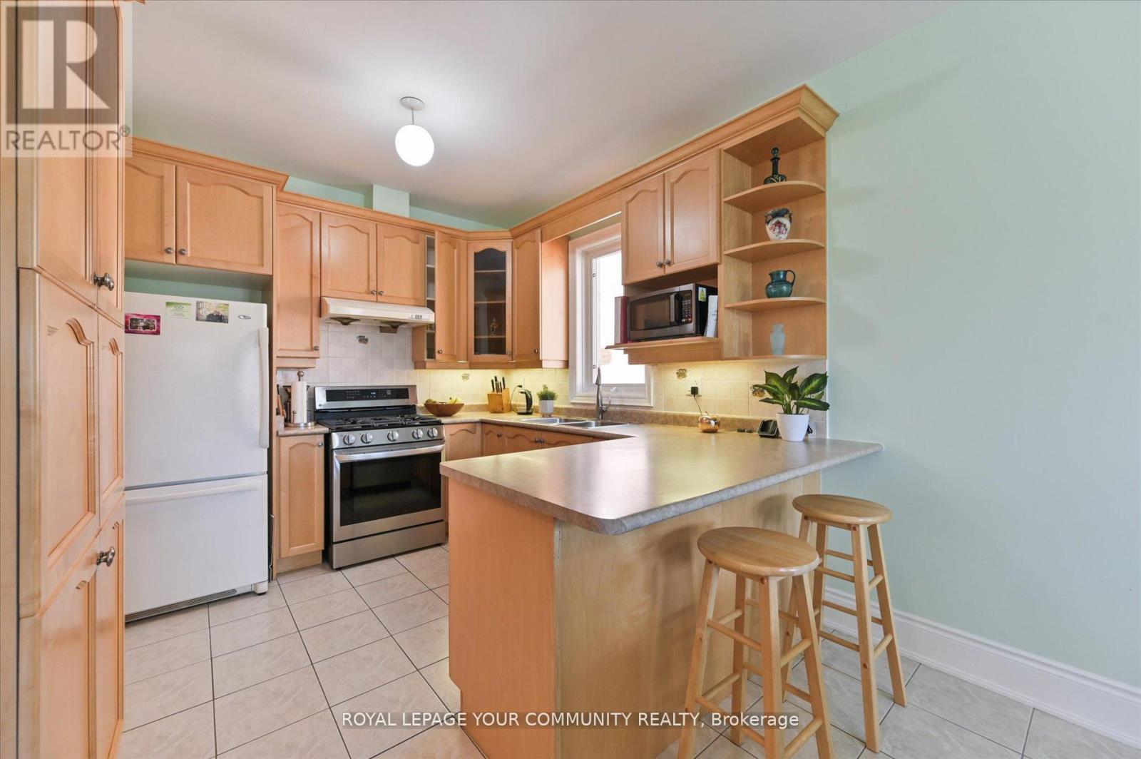 38 Brass Drive, Richmond Hill (Jefferson), Ontario  L4E 4T3 - Photo 17 - N12443109