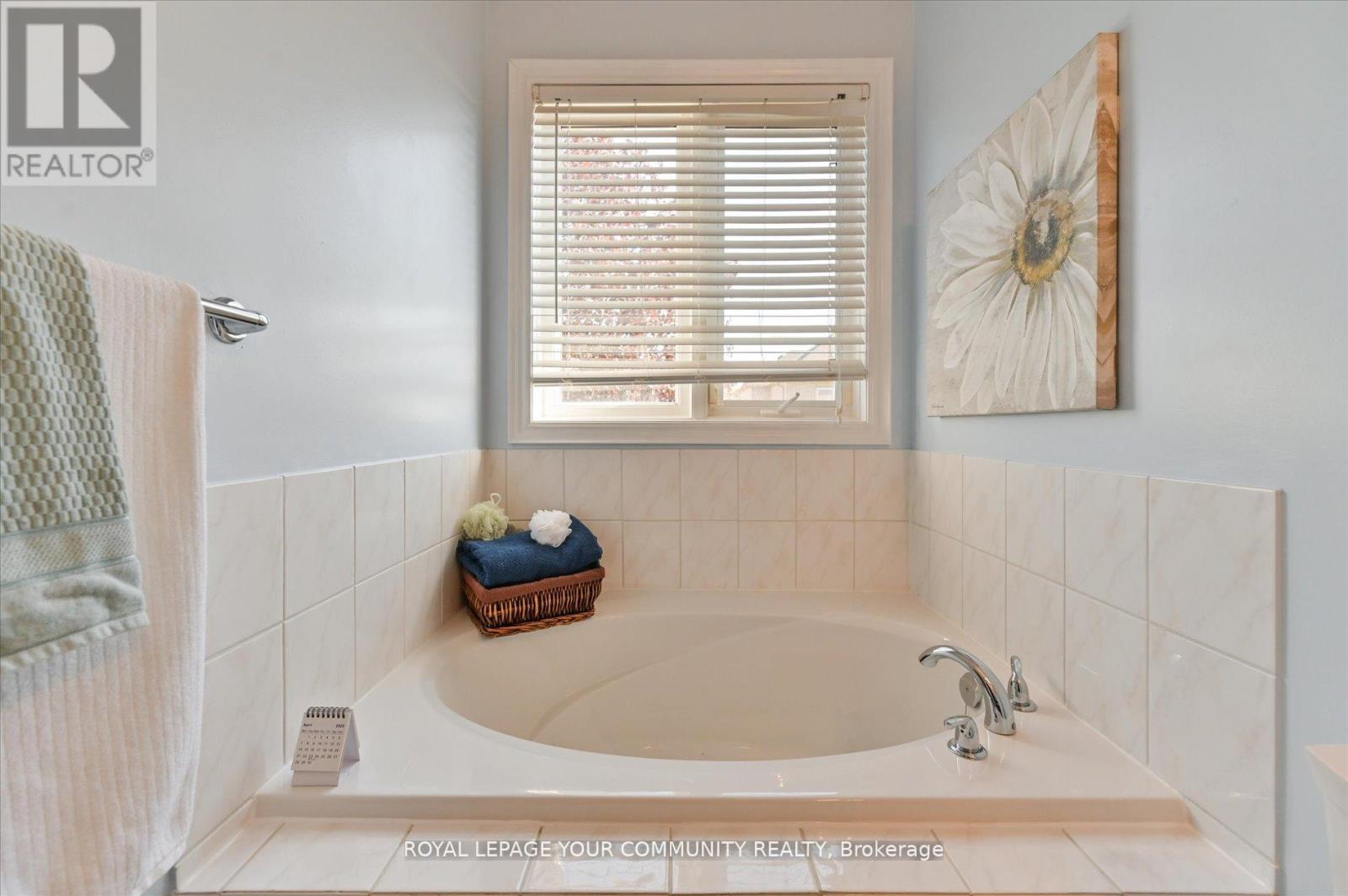 38 Brass Drive, Richmond Hill (Jefferson), Ontario  L4E 4T3 - Photo 23 - N12443109