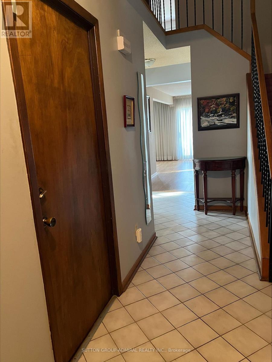 14 Prairie Dunes Place, Vaughan (Glen Shields), Ontario  L4K 2E4 - Photo 3 - N12443111