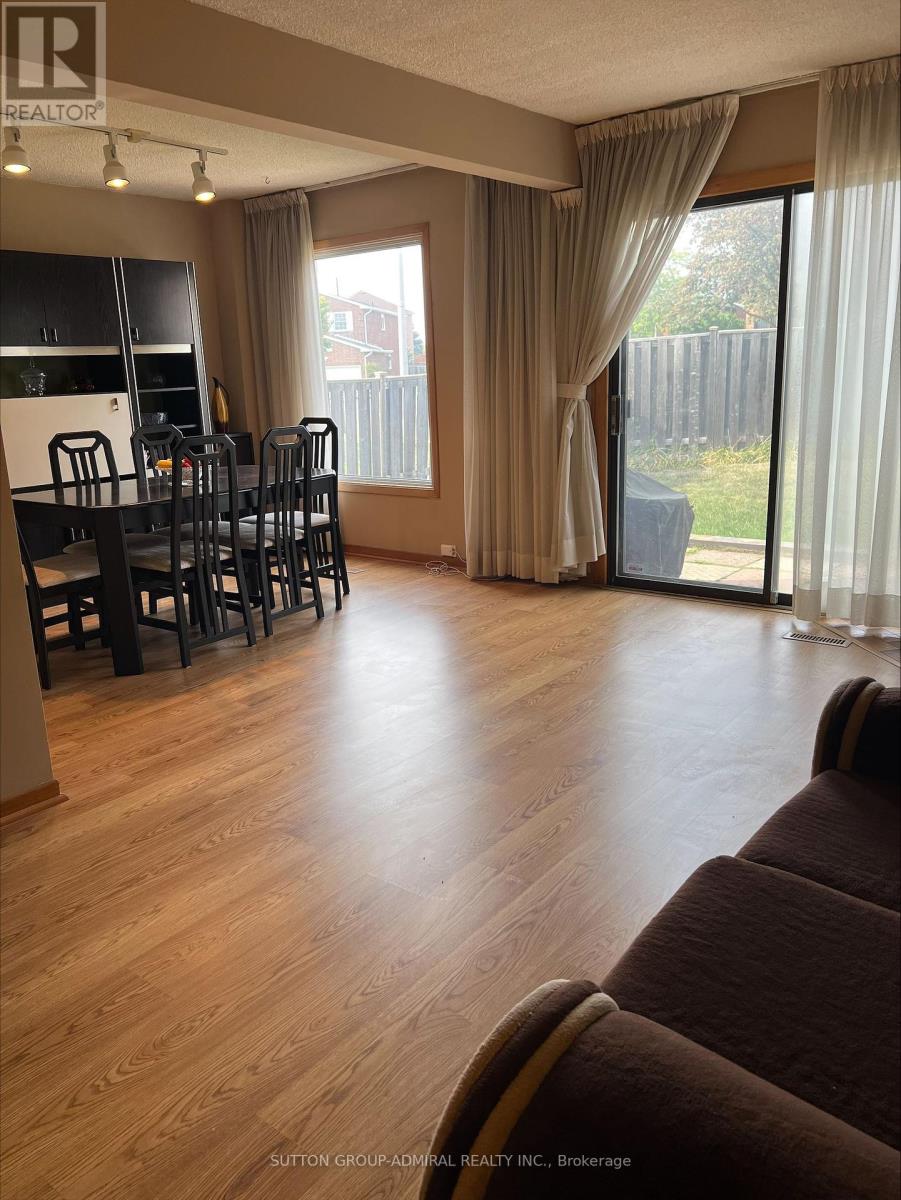 14 Prairie Dunes Place, Vaughan (Glen Shields), Ontario  L4K 2E4 - Photo 4 - N12443111