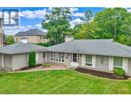 22 POPLAR DRIVE, Richmond Hill, Ontario