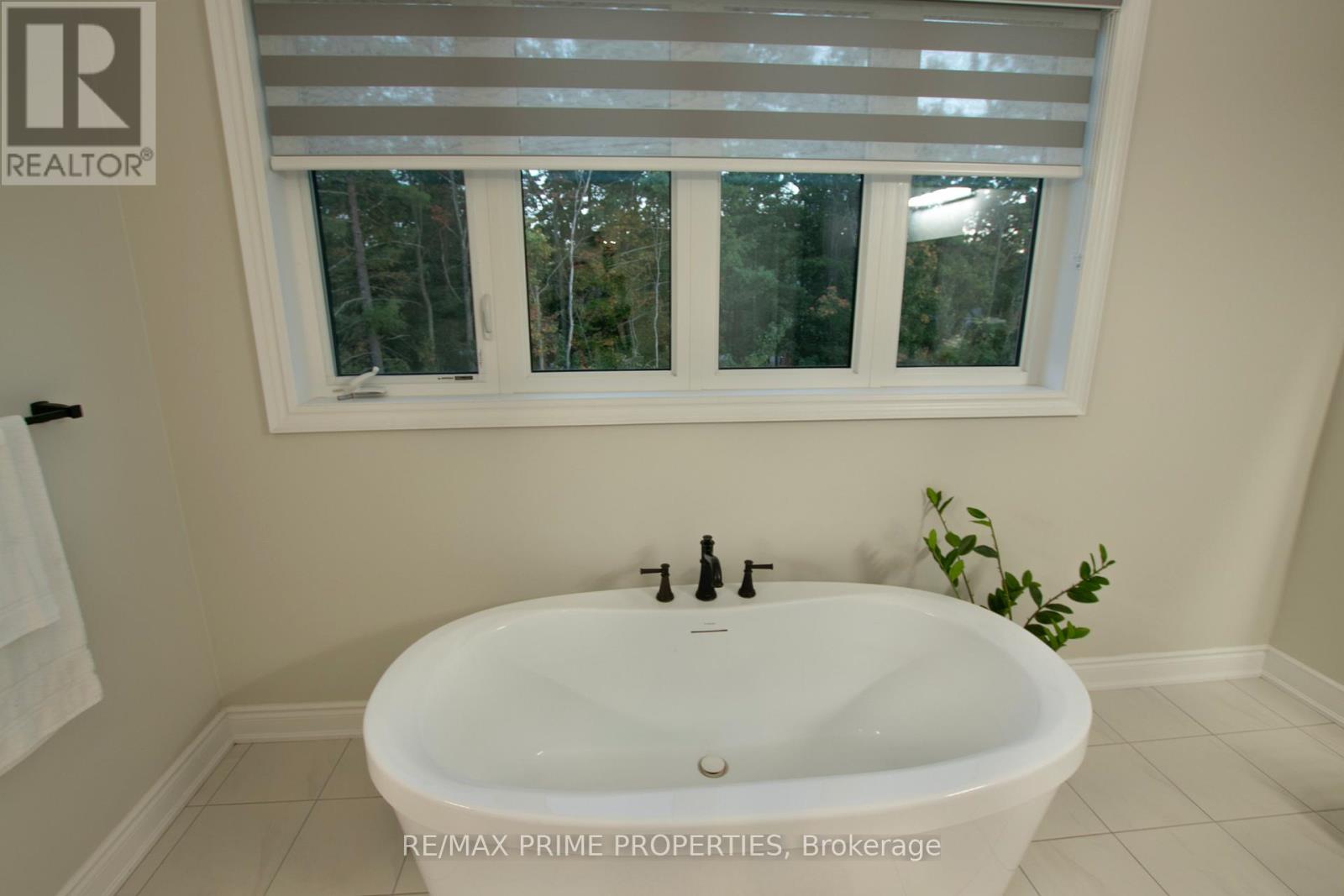65 Redmond Crescent, Springwater (Centre Vespra), Ontario  L9X 1Z8 - Photo 35 - S12442920