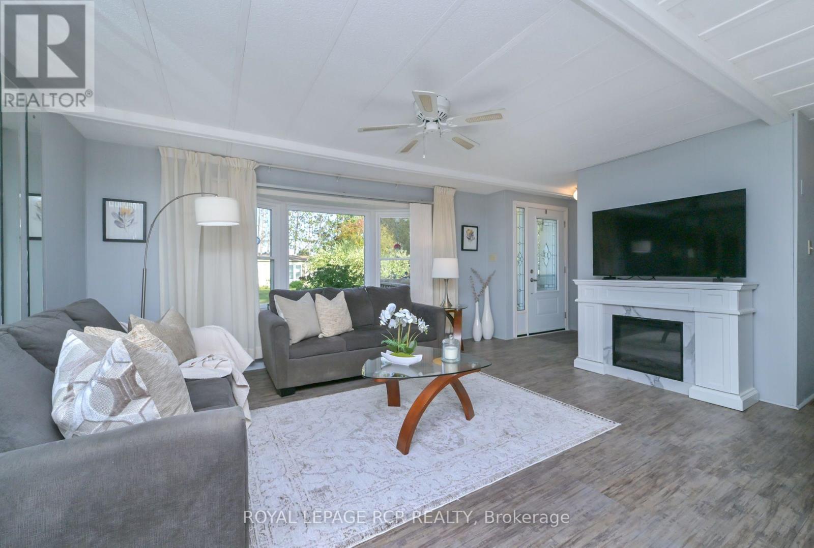 15 Carruthers Street S, Wasaga Beach, Ontario  L9Z 1K2 - Photo 15 - S12443000