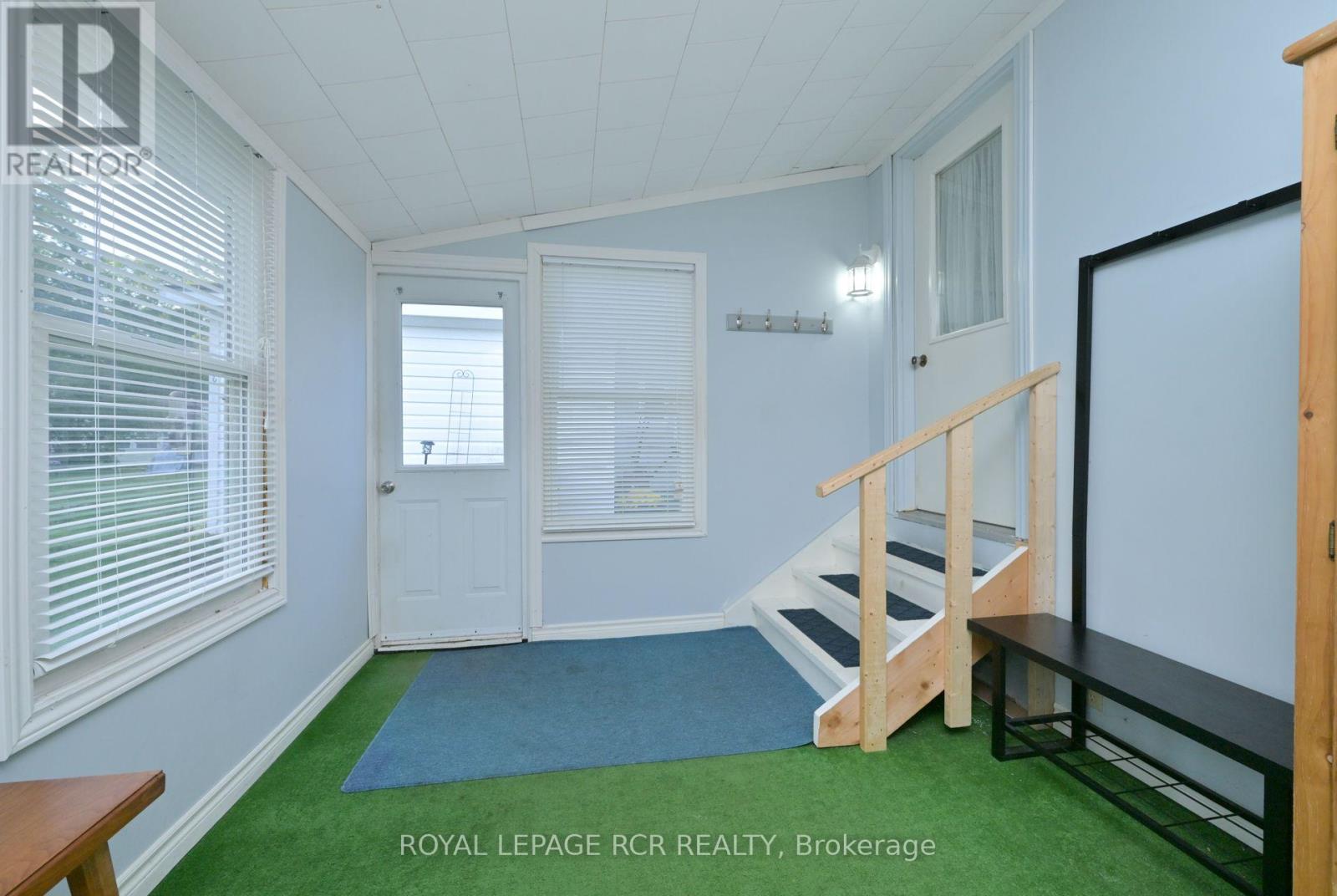 15 Carruthers Street S, Wasaga Beach, Ontario  L9Z 1K2 - Photo 23 - S12443000