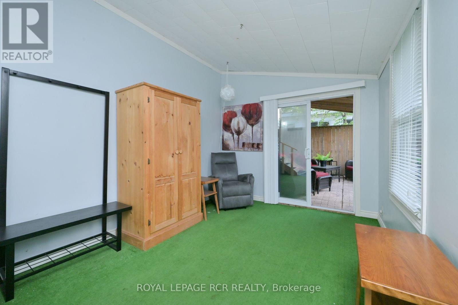 15 Carruthers Street S, Wasaga Beach, Ontario  L9Z 1K2 - Photo 24 - S12443000