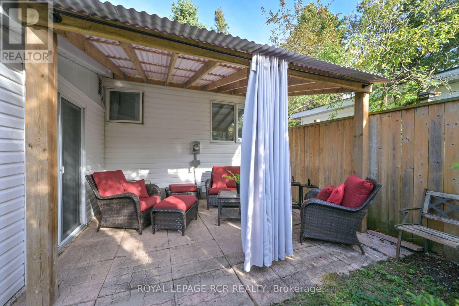 15 Carruthers Street S, Wasaga Beach, Ontario  L9Z 1K2 - Photo 27 - S12443000