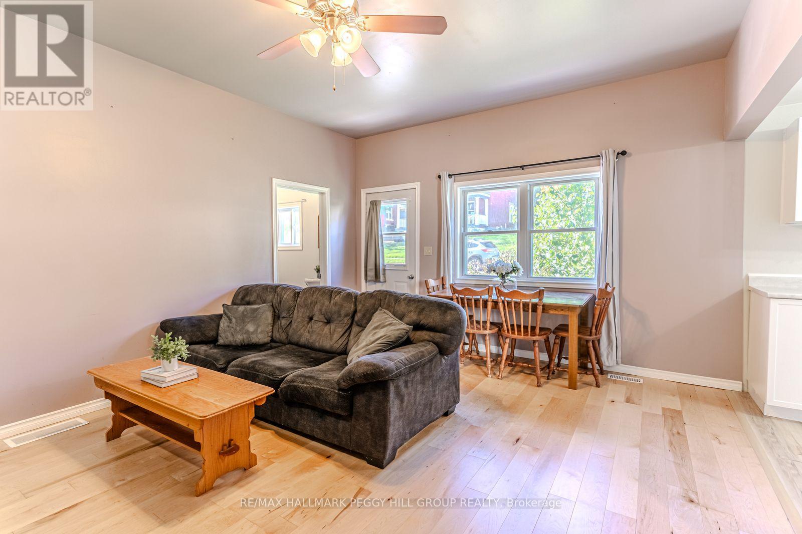 135 Sixth Street, Midland, Ontario  L4R 3X5 - Photo 2 - S12443007