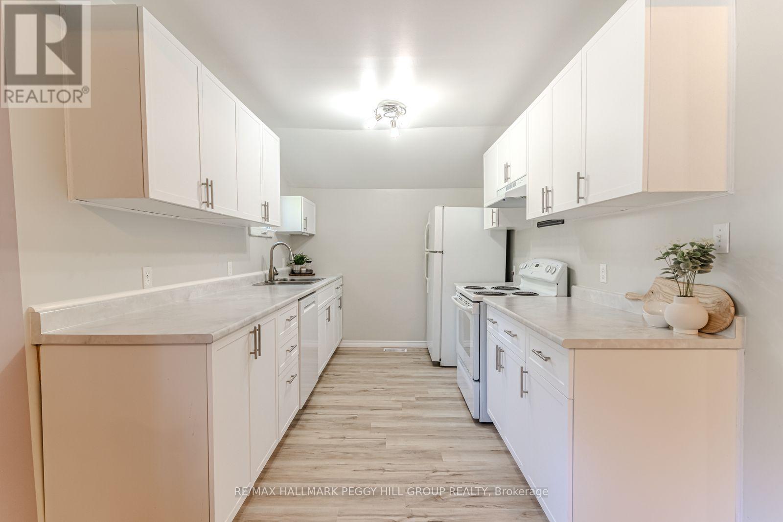 135 Sixth Street, Midland, Ontario  L4R 3X5 - Photo 4 - S12443007