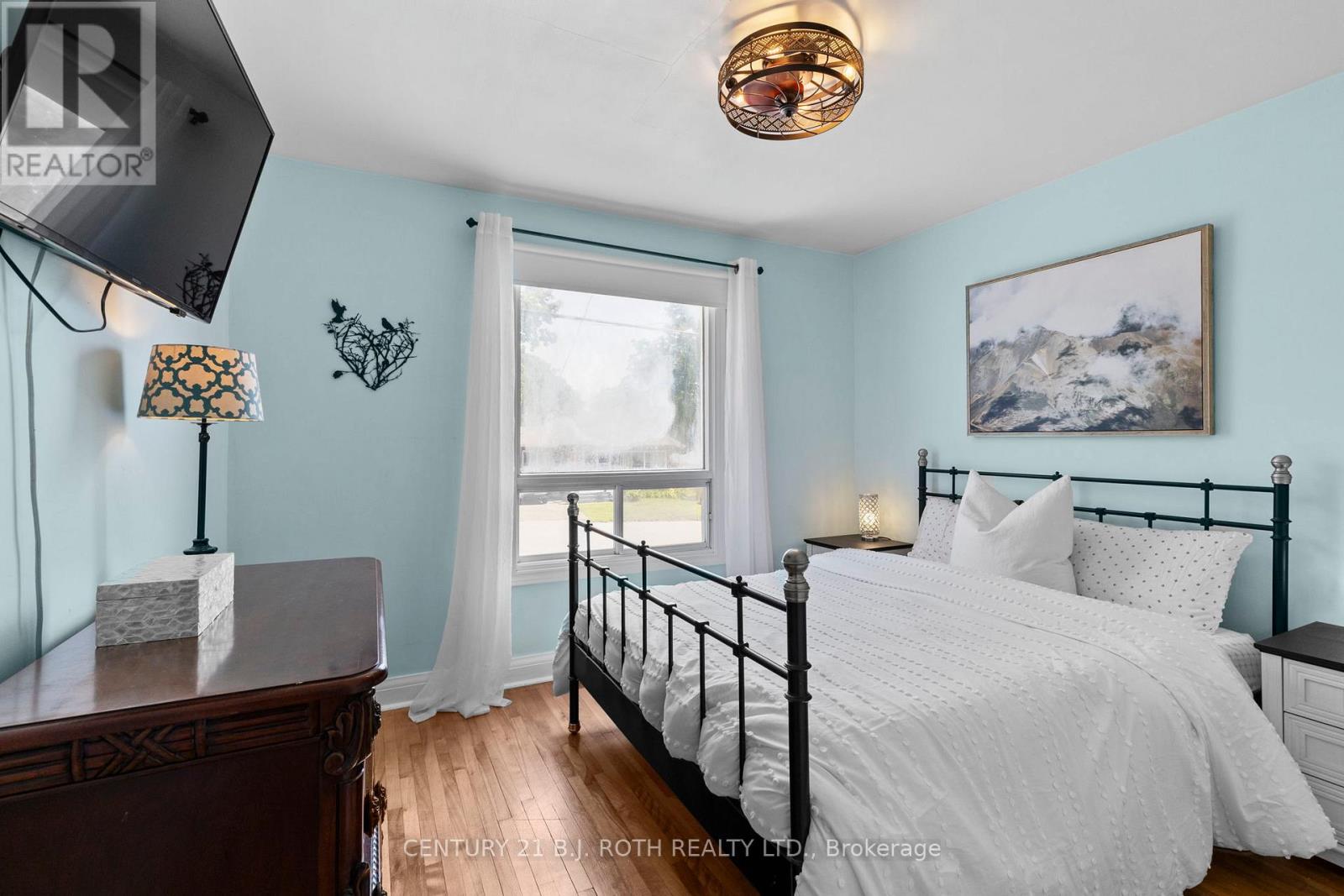 307 Linwood Avenue, Orillia, Ontario  L3V 2W8 - Photo 13 - S12443028
